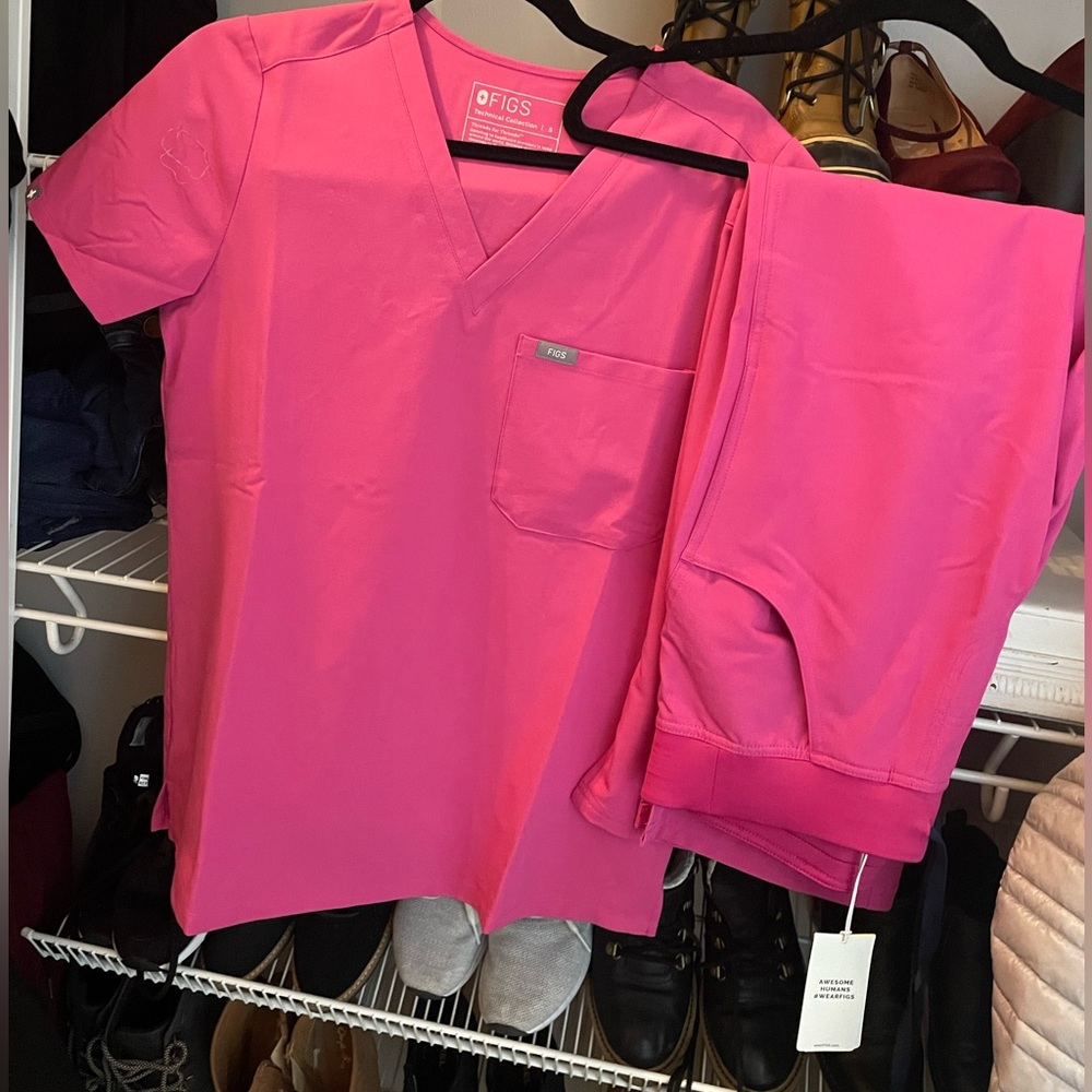 Figs BNWT Hot Pink Set XSP Kade, One pocket top S